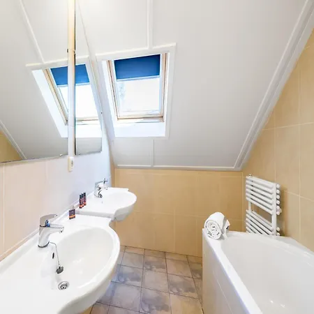 Luxurious With 5 Bathroom, With A Bath, Near A Reserve * Weert