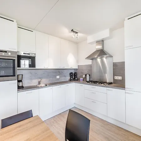 Luxurious With 5 Bathroom, With A Bath, Near A Reserve Villa