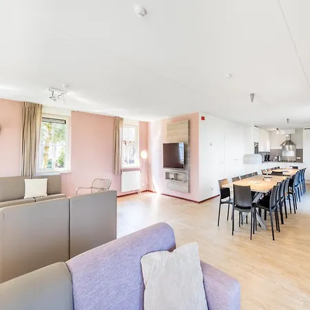 Luxurious With 5 Bathroom, With A Bath, Near A Reserve Weert