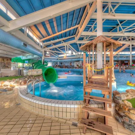 Luxurious With 5 Bathroom, With A Bath, Near A Reserve Villa Weert